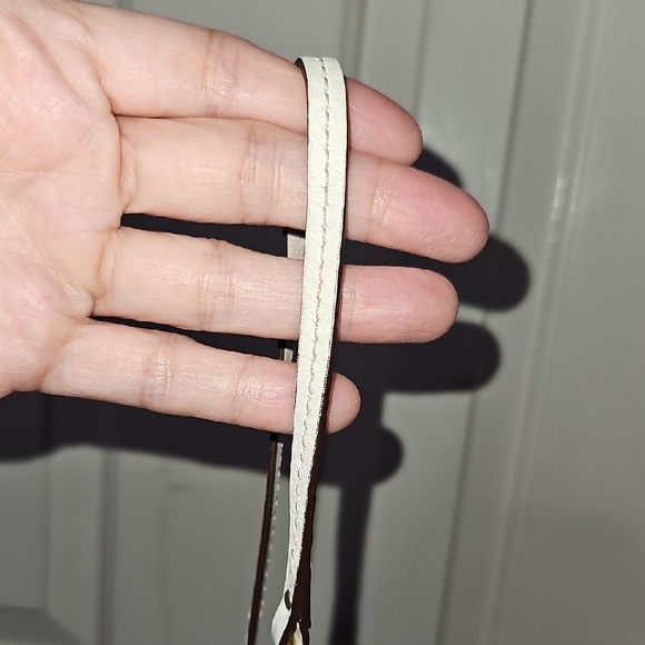 Coach EUC Poppy Red Floral Signature Wristlet - Picture 9 of 10